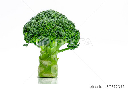 Green broccoli (Brassica oleracea). Vegetables  37772335