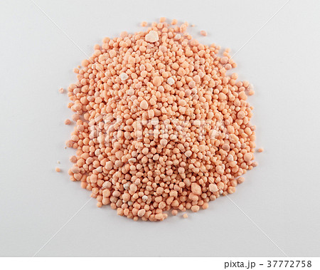 Heap of composite mineral fertilizers 37772758
