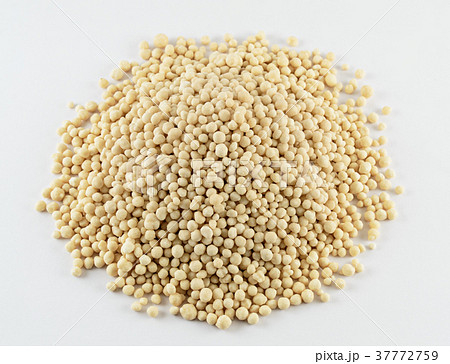 Heap of composite mineral fertilizers 37772759