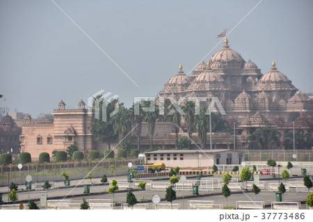 インドの首都、デリー 世界一大きなヒンドゥー寺院 スワーミナーラーヤン・アクシャルダム インドの首都、デリー 世界一大きなヒンドゥー寺院 スワーミナーラーヤン・アクシャルダム 37773486