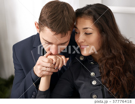 young couple portrait, happy people love concept 37776418