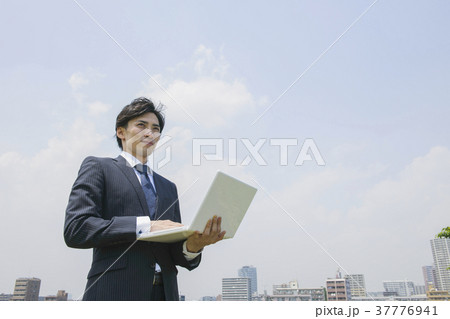 ビジネス ビジネスマン 男性 ビジネス ビジネスマン 男性 37776941