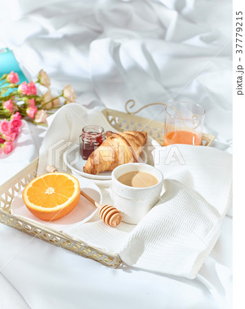 The Love lconcept on table with breakfast 37779215