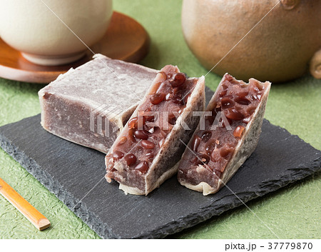 きんつば　和菓子　小豆餡　粒餡 37779870
