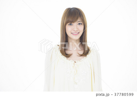 女性　若い女性　かわいい　ポートレート　 37780599