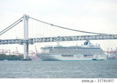 レインボーブリッジとクリスタルセレニティ 37781957