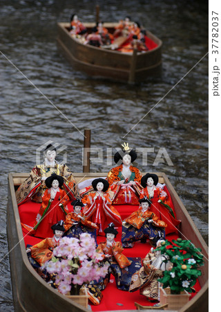 用瀬の流し雛 37782037