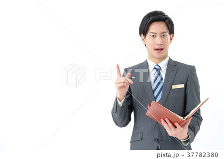 手帳を持つコンサルタント 37782380
