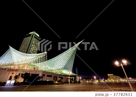 兵庫県神戸エリアの夜景スポット「神戸モザイク」umie MOSAIC定番デートスポット名所を一望 37782631