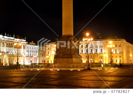 Palace Square in St.Petersburg at night. 37782827