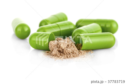 capsules isolated on white background capsules isolated on white background 37783719