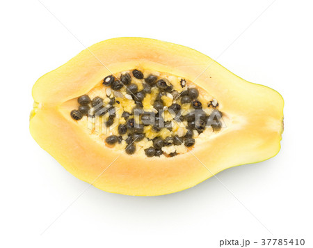 Fresh raw papaya isolated on white 37785410