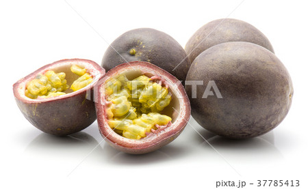 Fresh passion fruit isolated on white 37785413
