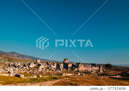 Ruins of Hierapolis Pamukkale, Denizili, Turkey Ruins of Hierapolis Pamukkale, Denizili, Turkey 37785606