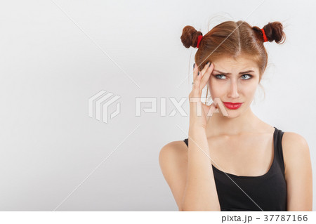 woman with headache woman with headache 37787166