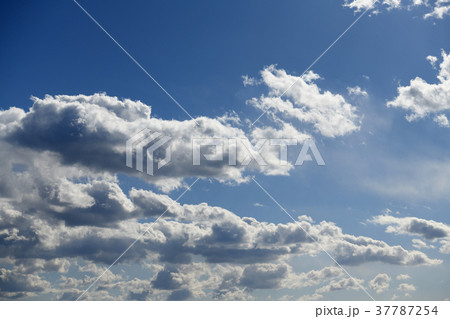 青空と雲 37787254