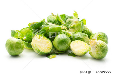Boiled brussels sprout isolated 37789555