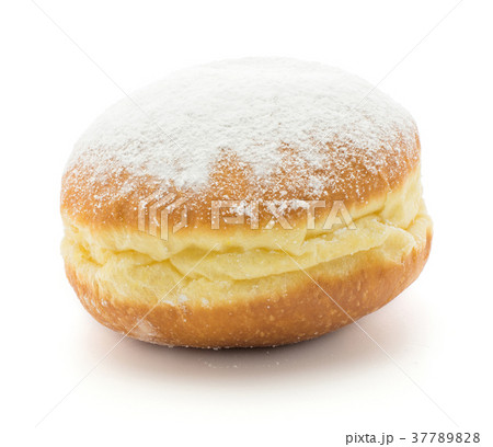 Fresh sufganiyah isolated on white 37789828