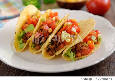 Tacos with ground beef 37790874