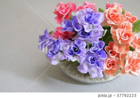 パステルカラーのバラ（造花） 37792223