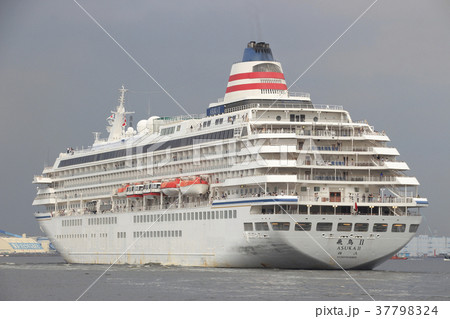 大さん橋に係留中の飛鳥Ⅱ 37798324