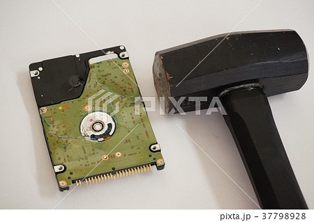 ハードディスク ハンマーで破壊 ハードディスク ハンマーで破壊 37798928