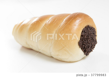 チョココロネ シンプル 白バック 写真 37799983