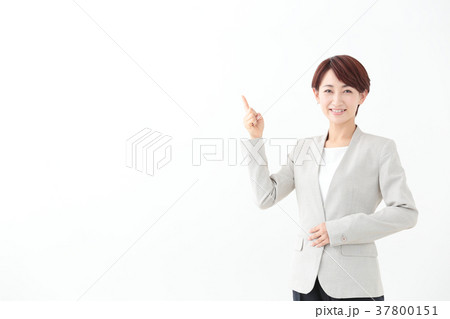 ビジネスイメージ　ミドル女性 37800151