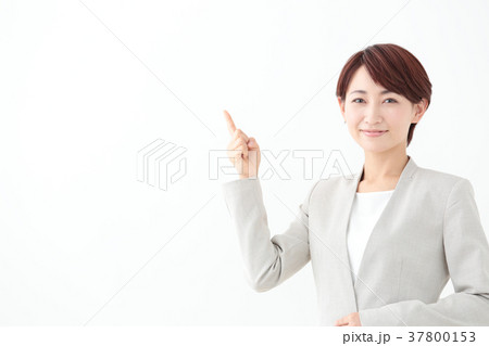 ビジネスイメージ ミドル女性 ビジネスイメージ ミドル女性 37800153