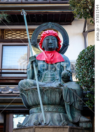 Buddha statue at Zenkoji Temple in Nagano, Japan 37801544