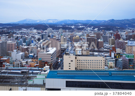 マリオスより盛岡駅と周囲の街並みを望む 37804040