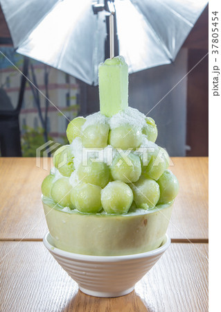 dessert dessert 37805454
