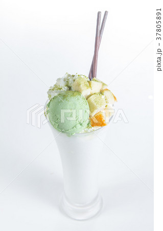 dessert 37805891