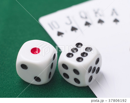 トランプとサイコロ トランプとサイコロ 37806192