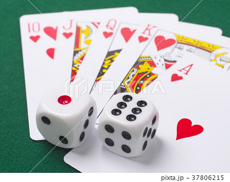 トランプとサイコロの写真素材 [37806215] - PIXTA