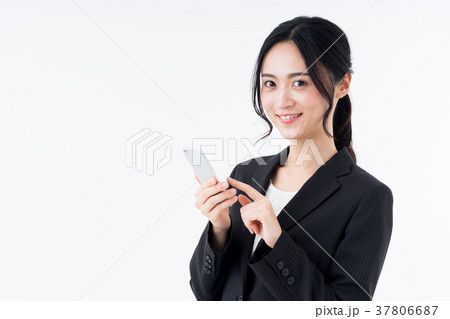 ビジネスウーマン（スマホ） 37806687