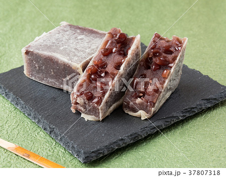 きんつば　和菓子　小豆餡　粒餡 37807318