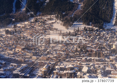 Mont Blanc on a Sunny Winter Afernoon 37807739