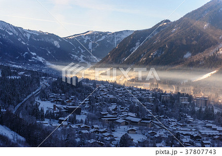 Mont Blanc on a Sunny Winter Afernoon 37807743