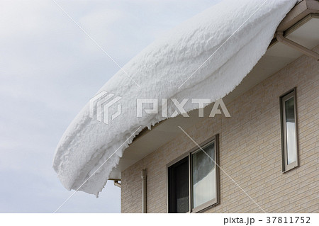 家の屋根 家の屋根 37811752