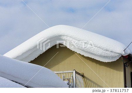 家の屋根 家の屋根 37811757