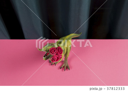 curtain dinosaure eating red roses flower curtain dinosaure eating red roses flower 37812333