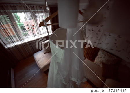 Wedding dress waiting for the bride Wedding dress waiting for the bride 37812412