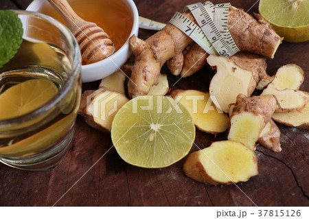 Ginger tea with honey lemon 37815126