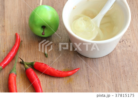 Vinegar pickled of chilli 37815175