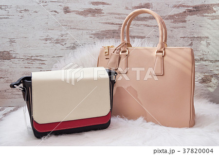 Large beige and white-red bags Large beige and white-red bags 37820004