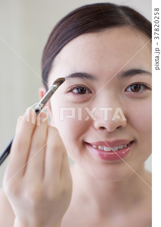 女性 化粧 女性 化粧 37820258