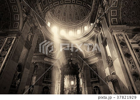 St. Peter’s Basilica interior 37821929