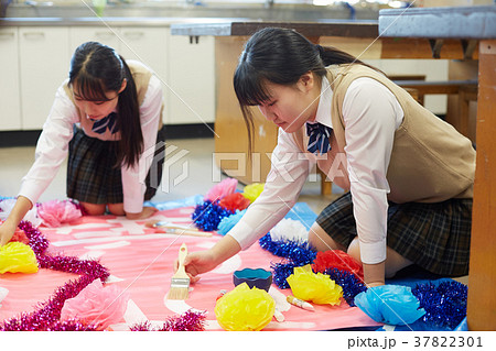 中学生 文化祭 図工 高校生の写真素材