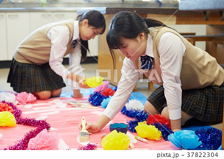 中学生 文化祭 図工 高校生の写真素材